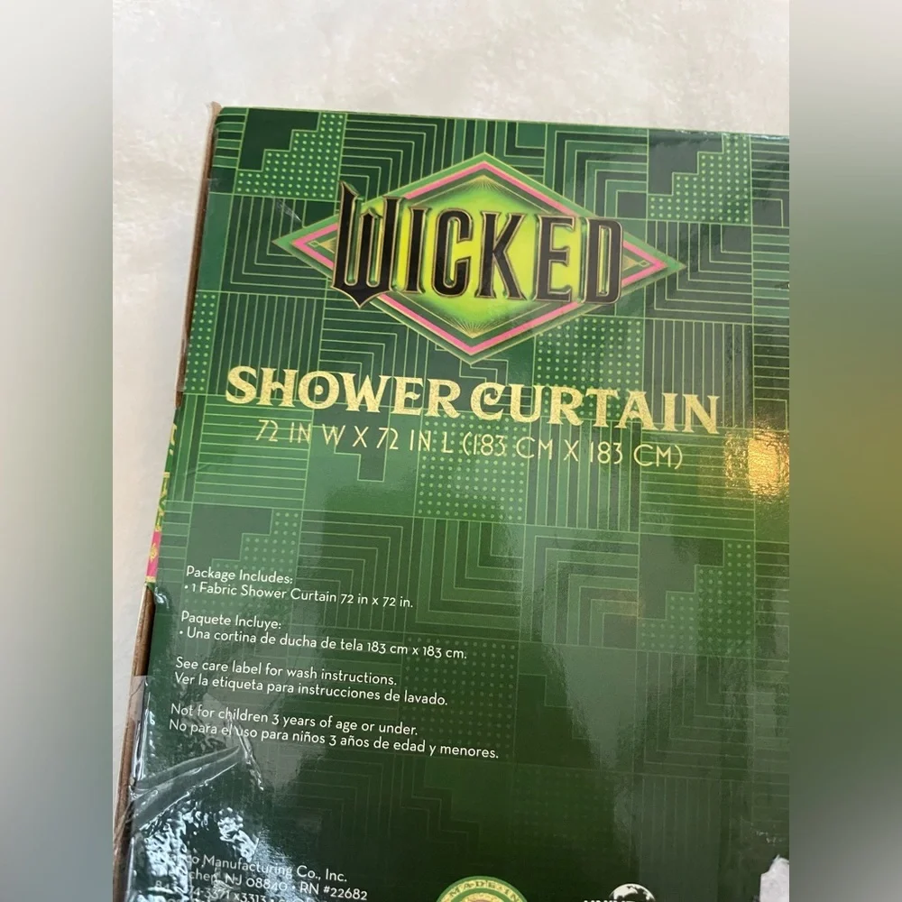 NWT Wicked Witch Elphaba Shower Curtain
